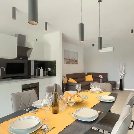 Holiday home Lotta Ubasico
